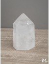 Ce Cristal de roche, de Madagascar, en lithothérapie, représente la sagesse naturel et la sérénité.